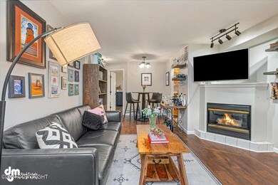 12-Living Room_SLS_-7925