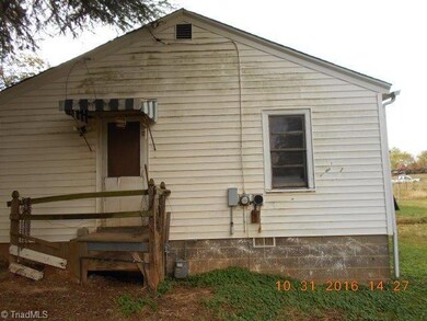 925 E Twenty First St, Winston Salem, NC 27101 - photo 7