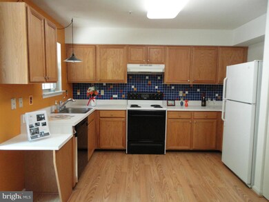 9805 Sherwood Farm Rd, Owings Mills, MD 21117 - photo 4