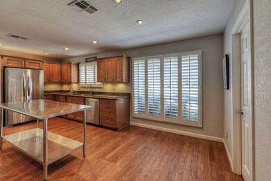 Kitchen-Breakfast area