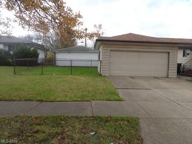 Garage & Yard
