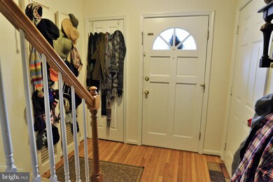 102 Victoria Square, Frederick, MD 21702 - photo 2