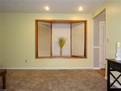 Living room Bay window