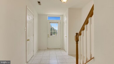 11094 Clovertree Ct, Manassas, VA 20109 - photo 3