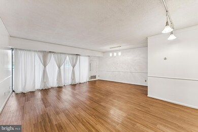 The Carlyle House unit 103, Arlington, VA 22204 - photo 4