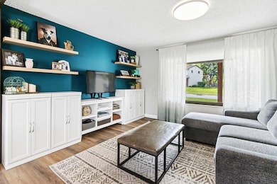 334 Schyler Way-5.jpg-SMALL