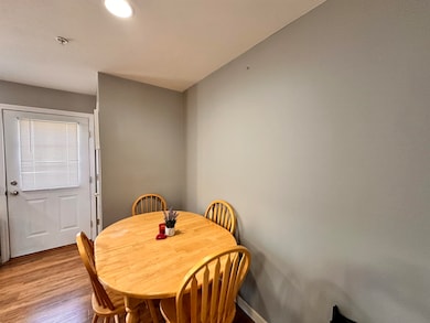 721 Mammoth Rd unit 11, Manchester, NH 03104 - photo 3