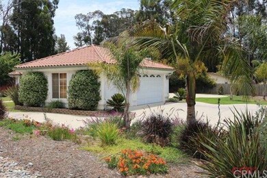 Look at that beautiful landscaping!