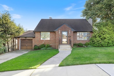 4 Gail Place, Secaucus, NJ 07094 - photo 2