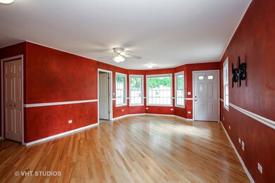 2201 Quail Ln, Rolling Meadows, IL 60008 - photo 2