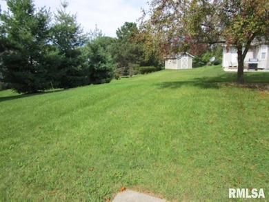 5321 N Castleberry Dr, Peoria, IL 61615 - photo 3