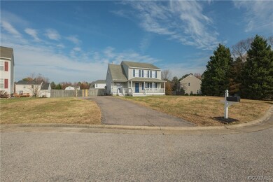 View of front of house featuring a front lawn