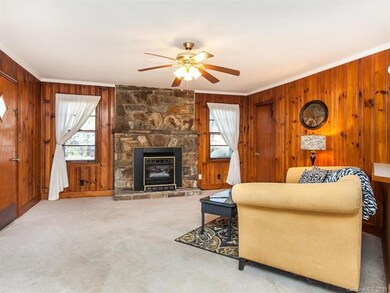 648 Waddell Dr, Hendersonville, NC 28792 - photo 6