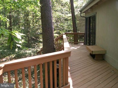 9313 Raintree Rd, Burke, VA 22015 - photo 4