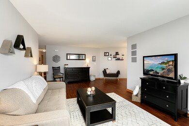 1539 Orchard Cir unit 2702, Naperville, IL 60565 - photo 4