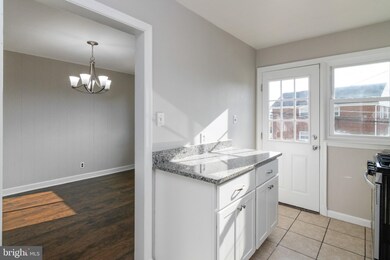 7704 Hillsway Ave, Parkville, MD 21234 - photo 7