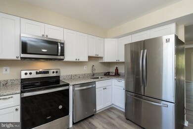 7445 Hickory Log Cir, Columbia, MD 21045 - photo 6