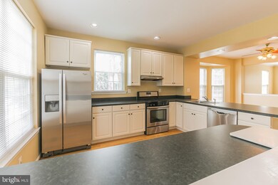 523 Bullock Ave, Conshohocken, PA 19428 - photo 3