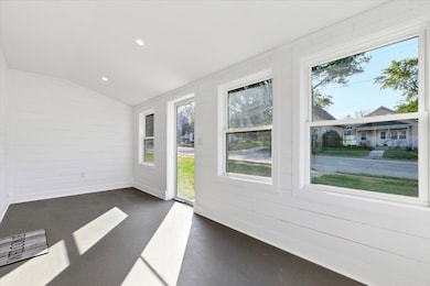 213 W Sheridan Ave, Shenandoah, IA 51601 - photo 4