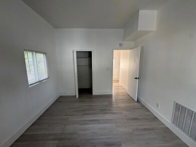 518 49th St unit 516-2, West Palm Beach, FL 33407 - photo 2