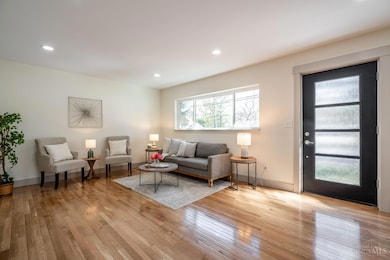 8693 Mockingbird Ln, Cincinnati, OH 45231 - photo 7