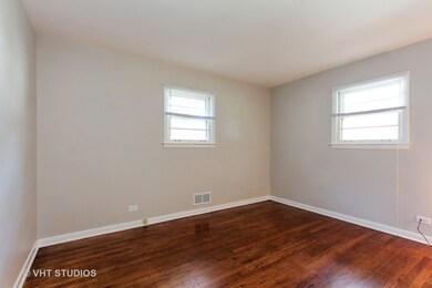 52 S Prairie Ave, Mundelein, IL 60060 - photo 5