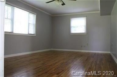 113 Greenfield Ln, Hendersonville, NC 28792 - photo 5