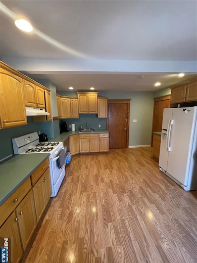 33 Leuning St unit 2, South Hackensack, NJ 07606 - photo 2