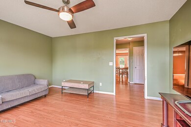 49 Tulip Grove #6 DOM-5