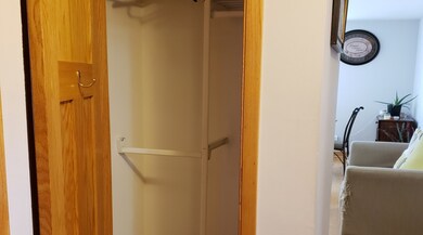 9844 Montrose Ave, Schiller Park, IL 60176 - photo 6