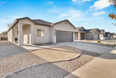11542 Wayne Carreon St, El Paso, TX 79927 - photo 2