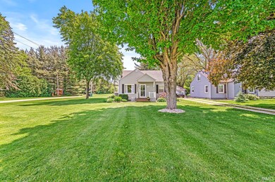 542 E Michigan St, New Carlisle, IN 46552 - photo 2