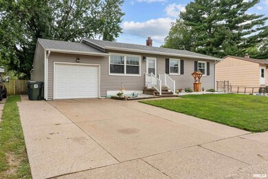 1821 W 69th St, Davenport, IA 52806 - photo 2