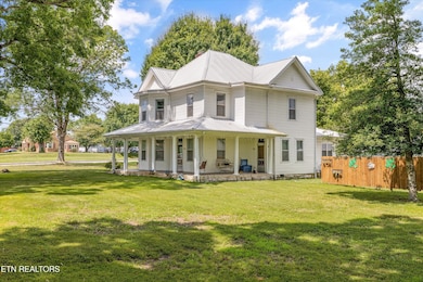 502 Main St, New Tazewell, TN 37825 - photo 3