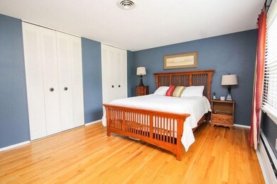 Extra large Master with dual closets and connectin