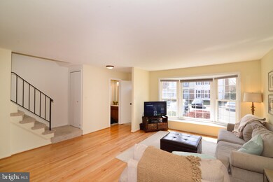 9959 Longford Ct, Vienna, VA 22181 - photo 6