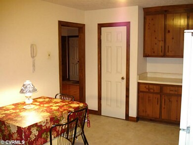 Kitchen - with large pantry