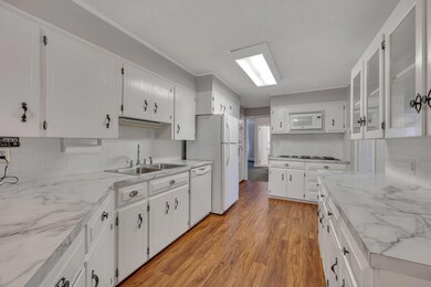 509 S Morgan Ave, Andrews, SC 29510 - photo 5