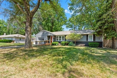 907 NW B St, Blue Springs, MO 64015 - photo 2