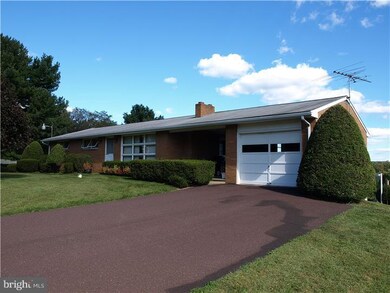 1550 Lakeside Rd, Pennsburg, PA 18073 - photo 6