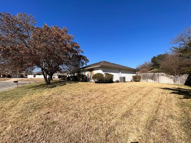 3916 Madrid Dr, Fort Worth, TX 76133 - photo 5