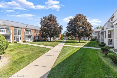 2425 Torquay Ave unit 101A, Royal Oak, MI 48073 - photo 2