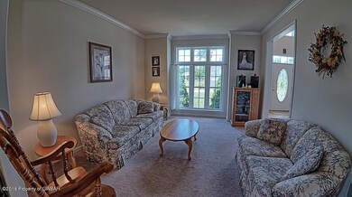 1041 Manor Dr, Mountain Top, PA 18707 - photo 5