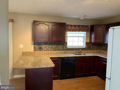 302 Sterling Ct, Stafford, VA 22554 - photo 4