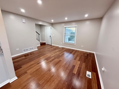 1045 Hampton Harbor unit 9602, Schaumburg, IL 60193 - photo 5