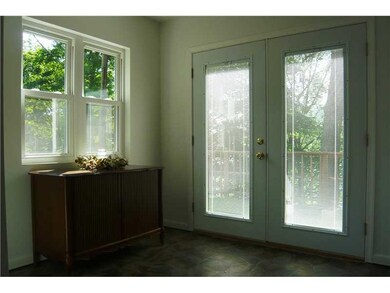 Entry/Foyer.