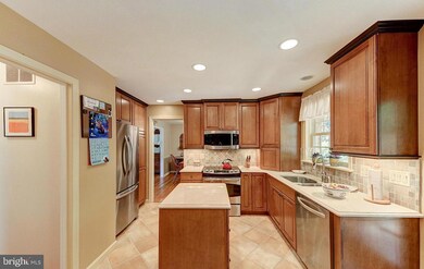6724 Baron Rd, McLean, VA 22101 - photo 6