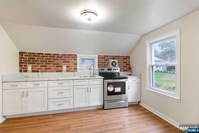 154 Oakwood Ave unit 3, North Haledon, NJ 07508 - photo 2