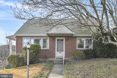 306 Sycamore St, Mohnton, PA 19540 - photo 2