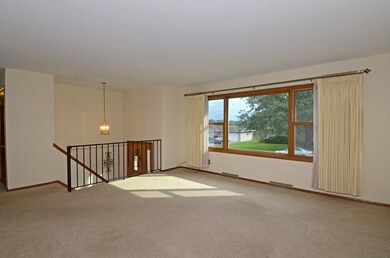 286 Waterman St, Oregon, WI 53575 - photo 2